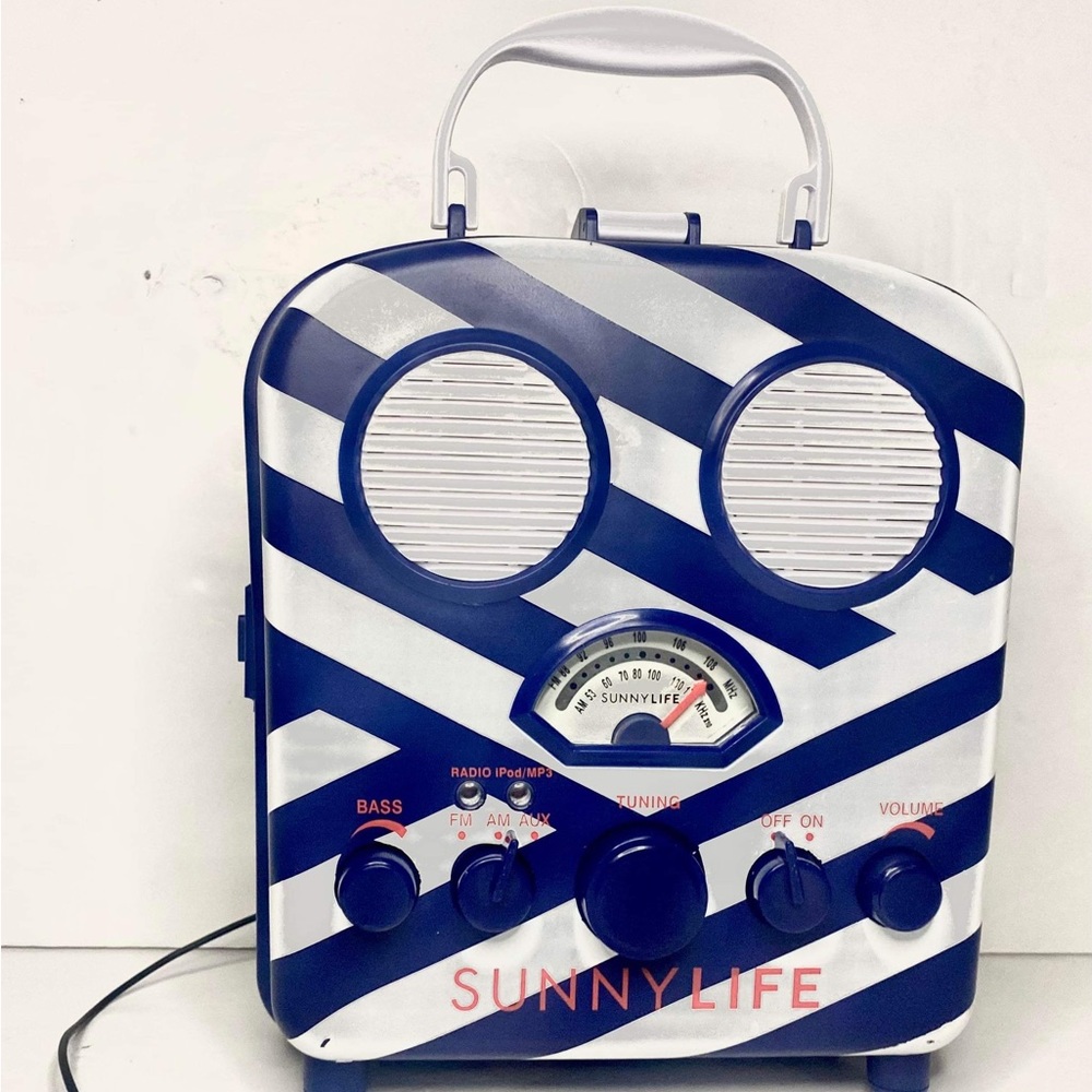 SunnyLife Portable Beach Speaker AM/FM Radio With Aux Plug- Blue & White Design